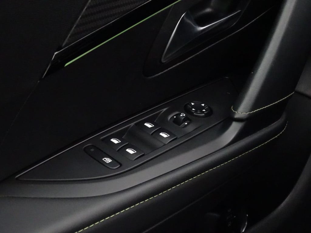 Peugeot 208 1.2 puretech gt-line automaat | pano | stoelverwarming
