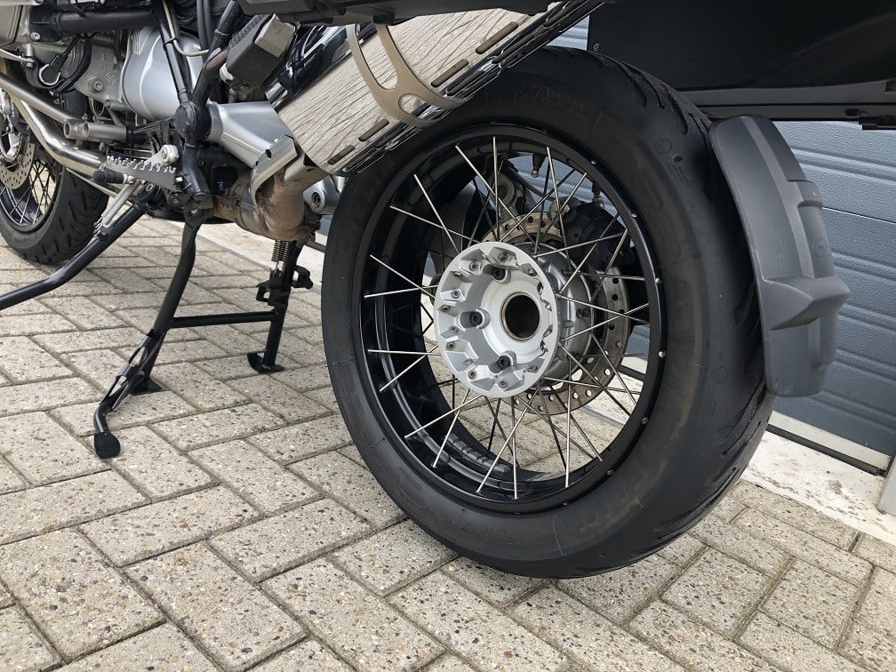 Puntgave BMW R1200GS Adventure uit 2007 met 63dkm, rijklaar €6950,-