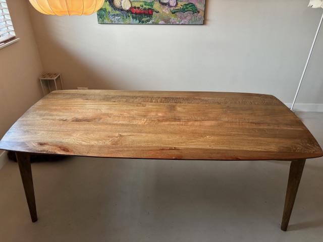 Tafel L220cm B105cm H76cm