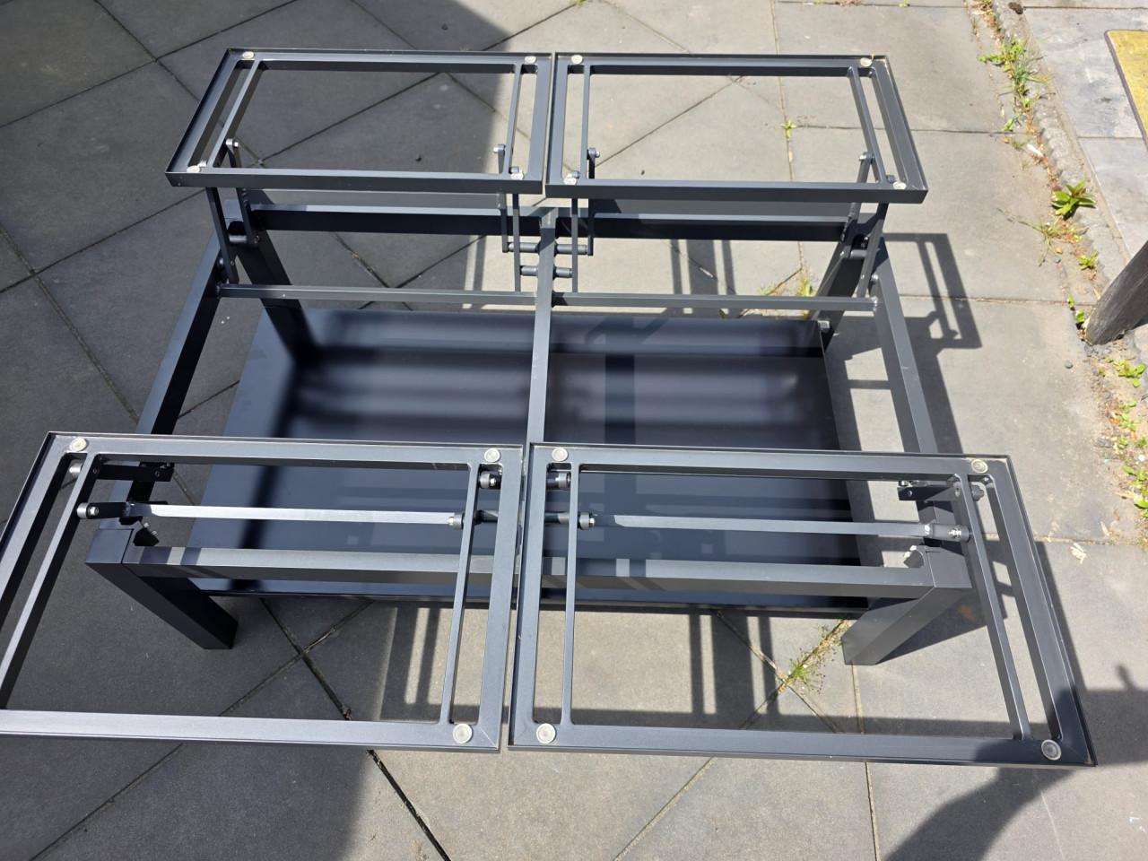 Aluminium loungetafel met een lift-mechanisme