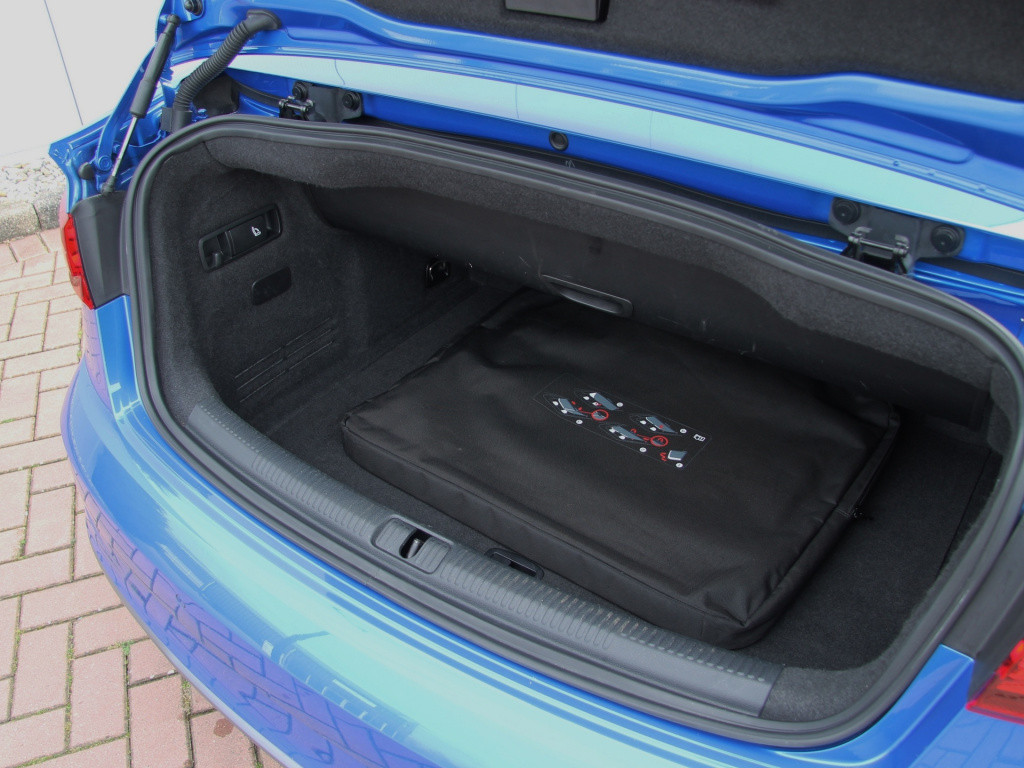 Audi A3 cabriolet 2.0tfsi 190pk quattro s-tronic | s-line | leder