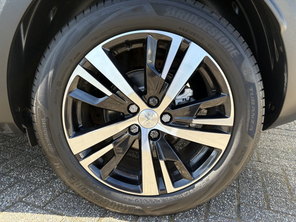 Peugeot 3008 1.2 puret agc allure