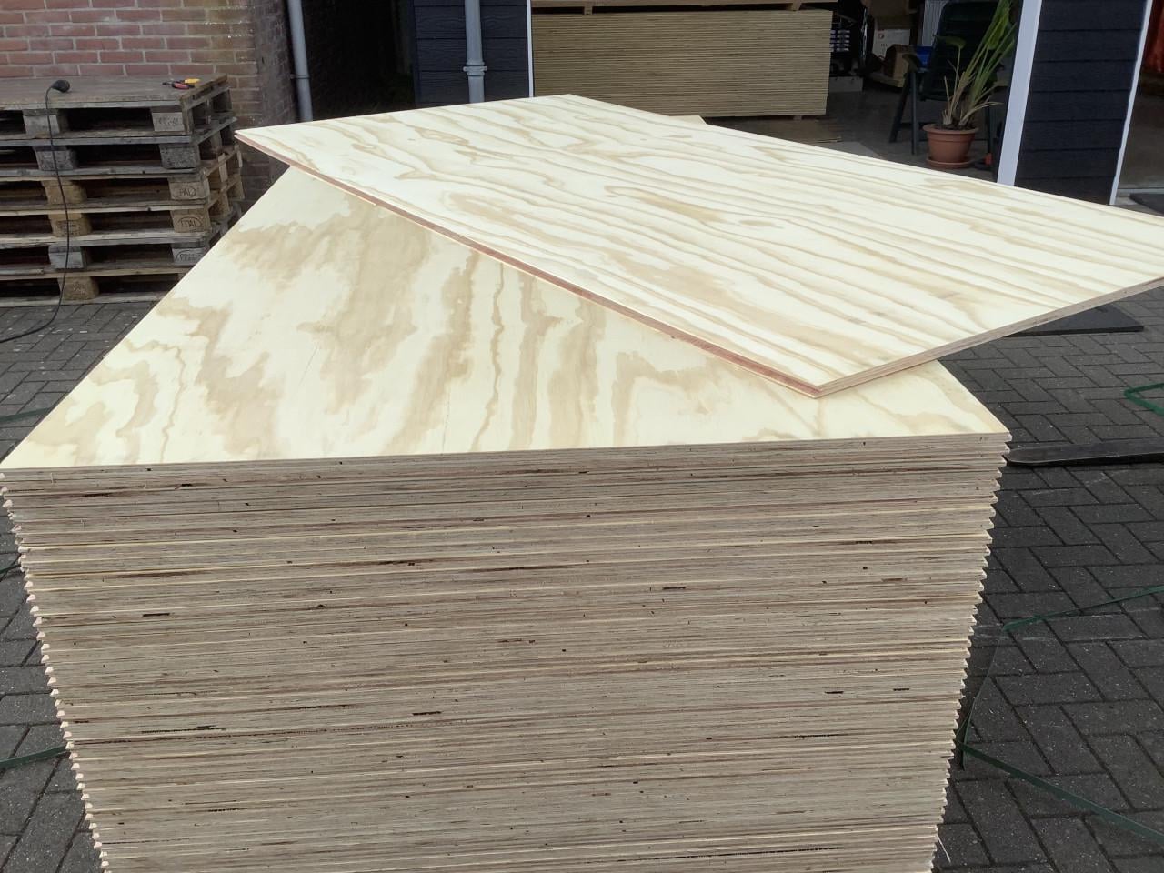 Nieuwe zichtwerk Underlayment platen 18mm mes en groef