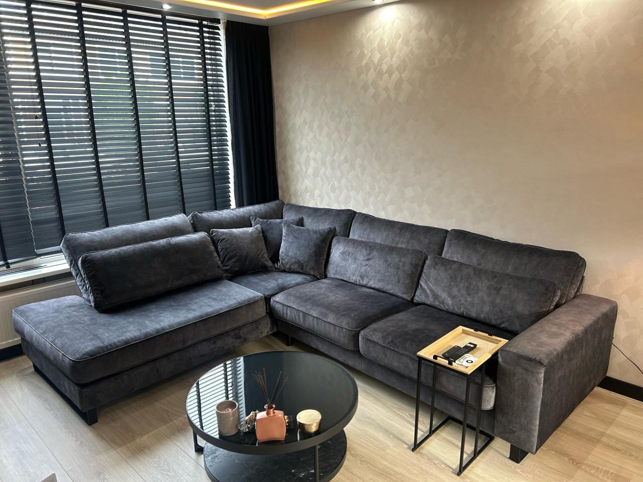 Z.G.A.N velvet antraciet hoekbank en salontafel