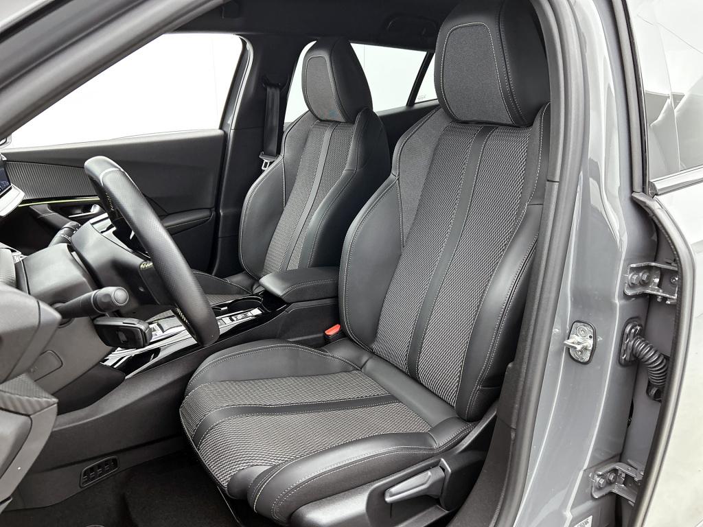 Peugeot E-2008 ev gt 50 kwh | rijklaar | adaptive cruise | icockpit | keyle