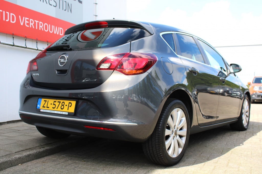 Opel Astra 1.4 turbo sport +