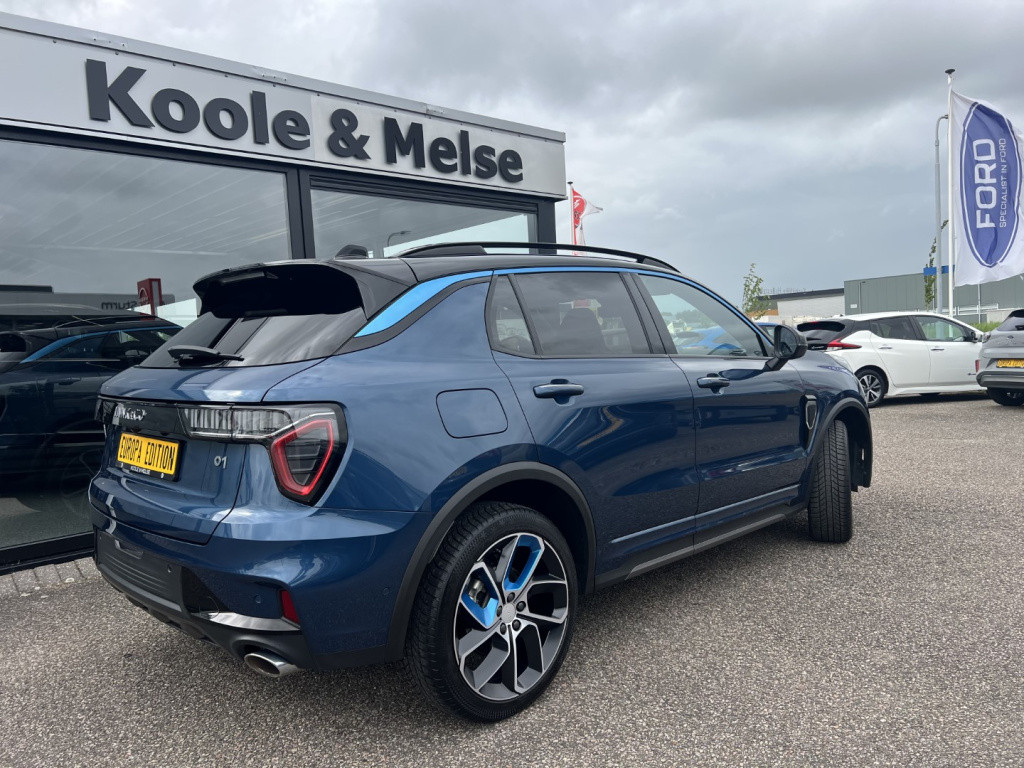 Lynk & Co 01 1.5 261pk plug in hybrid , pano dak , 360 gr camera , car play