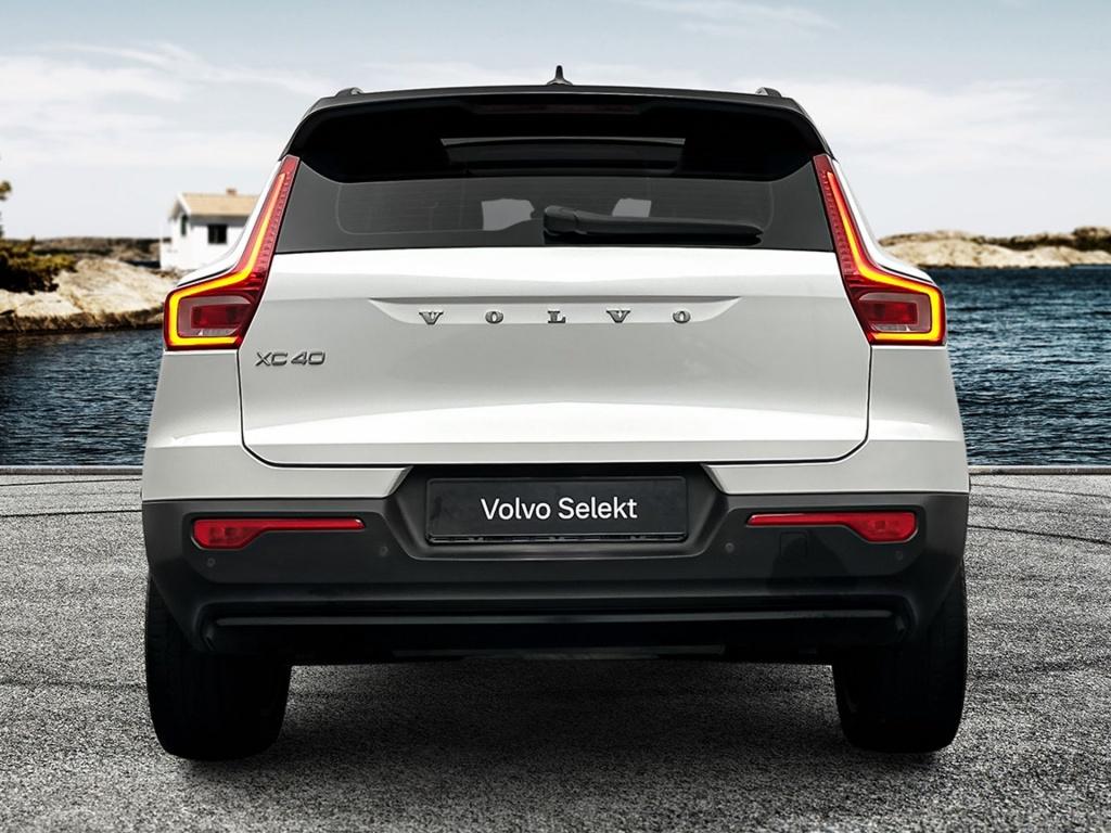 Volvo XC40 t4 211pk recharge r-design| pano| 360camera| adap.cruise|