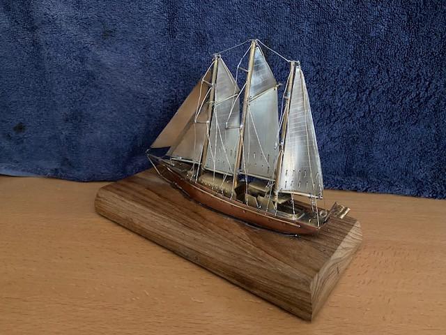 Schitterend handgemaakt model van de Eendracht in koper/messing/cunifer