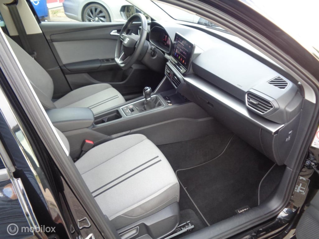 Seat Leon Sportstourer 1.5 tsi style business/airco/lm velgen/carplay/pdc/c