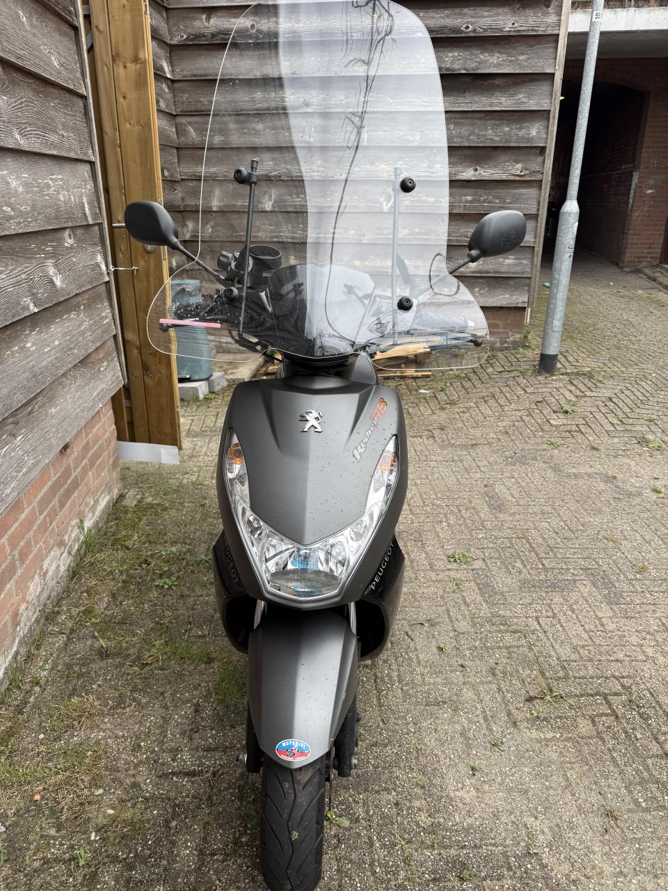 In goede staat scooter gele kenteken 45 km/u