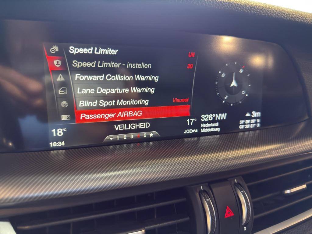 Alfa Romeo Stelvio 2.0 t awd super | 20" | camera | leder / sportstoelen | 