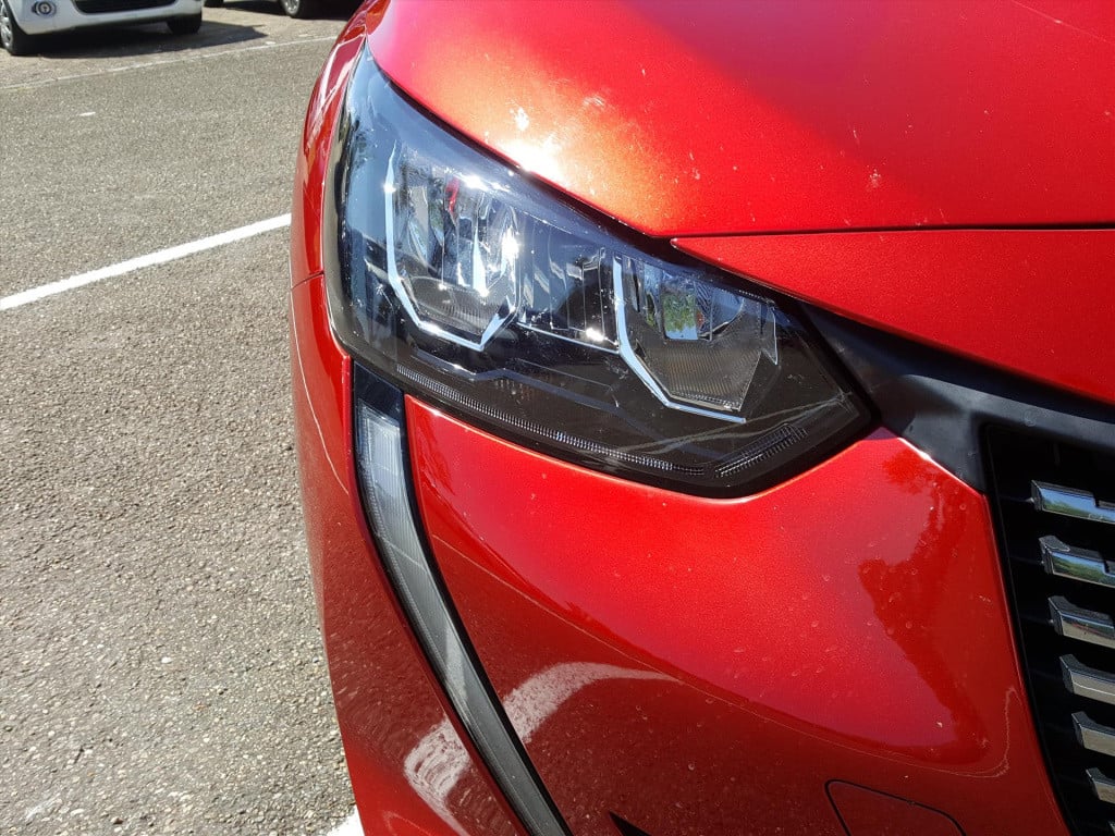 Peugeot 208 1.2 puretech 100pk allure navigatie | 3d-cockpit | afneembare t