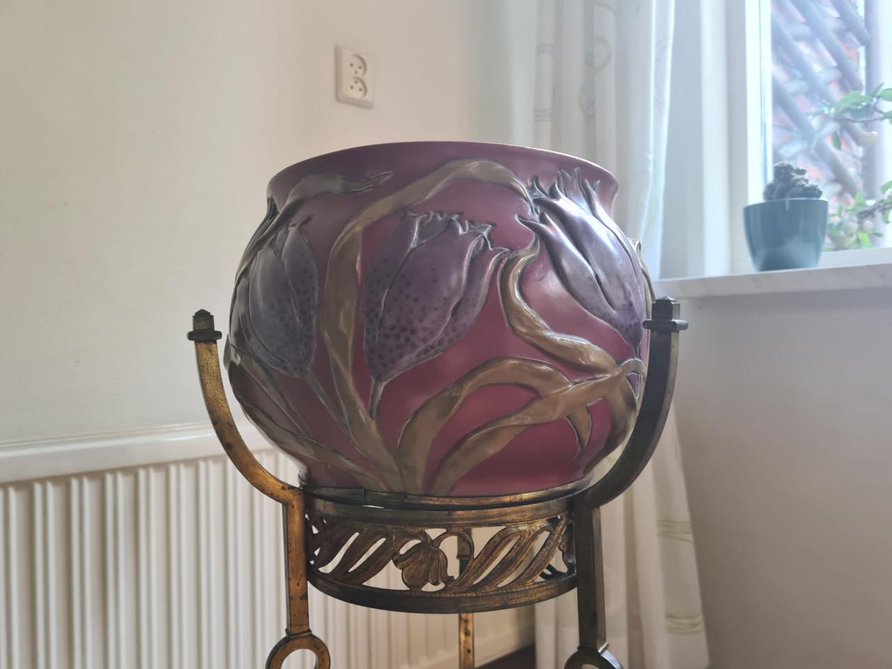Antieke bloempot art nouveau