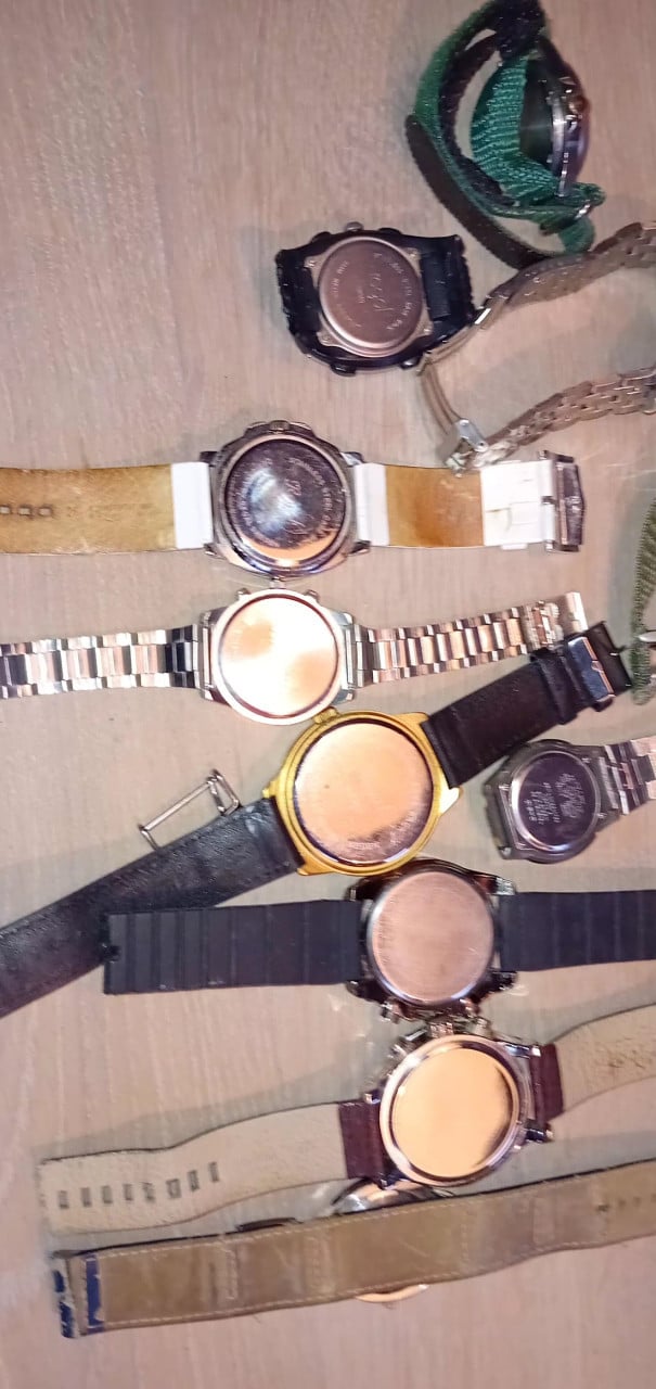 Horloges. Lot horloges.