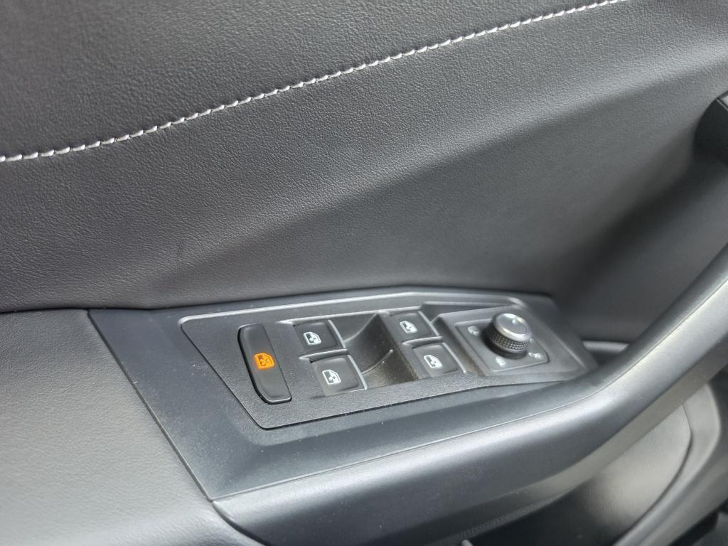 Volkswagen T-roc 1.5 tsi r-line | virtuel | clima | navi | parkassist | iq 