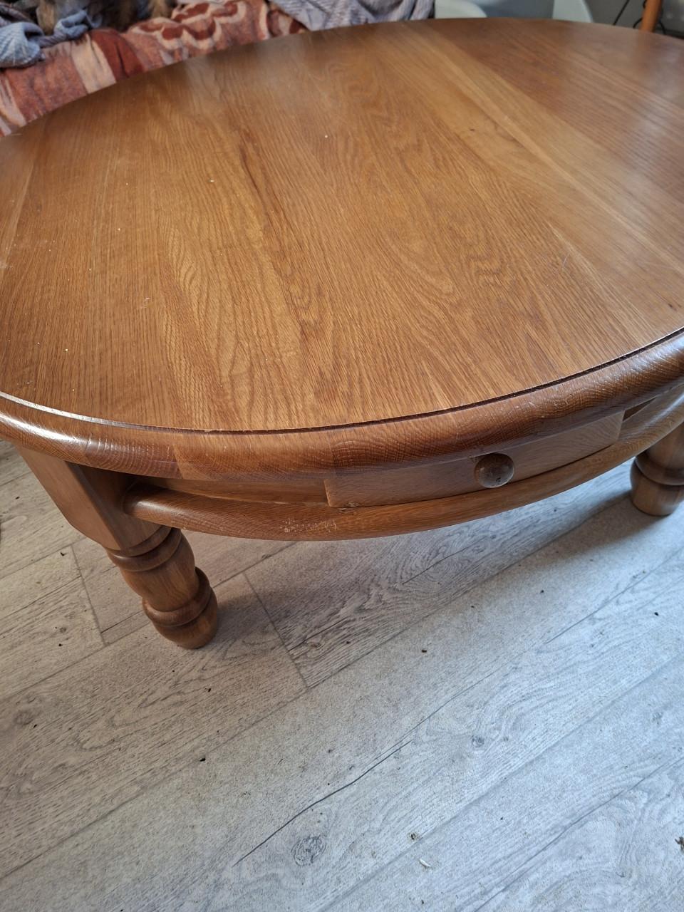 GROTE SALON TAFEL MET 4 LADEN PUNT GAAF
