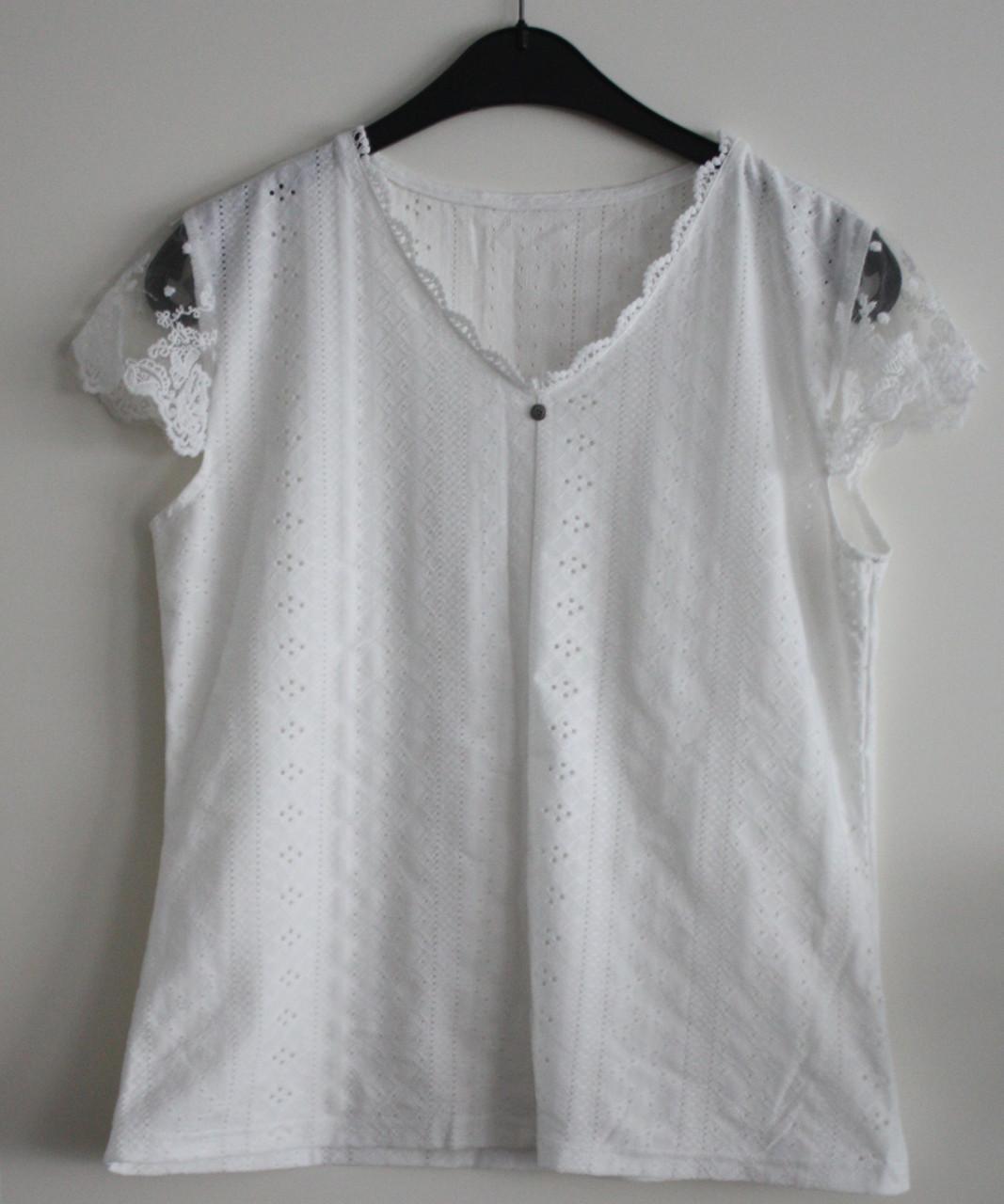 Witte kanten shirt  maat m