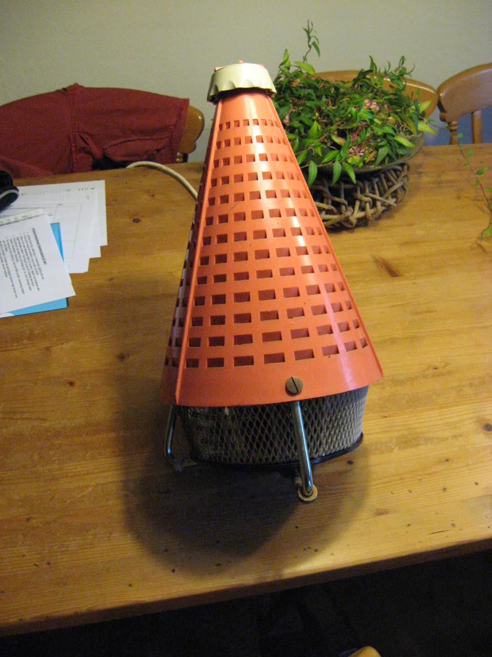 """ANTIEKE STRAAL KACHLTJE  NOG IN PRIMA STAAT"""" PIMPERNEL VAN DAALDEROP