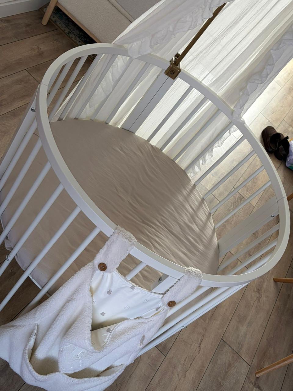 Box, iclusief matras en hemeltje.