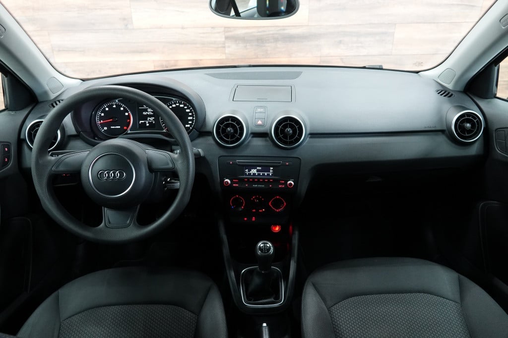 Audi A1 Sportback 1.0 tfsi | airco | pdc | 17" |