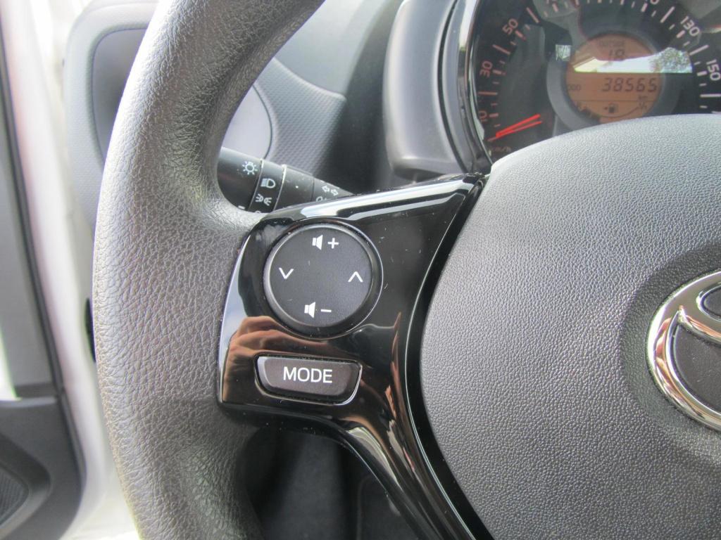 Toyota Aygo 1.0 vvt-i x-fun | 5 deurs | airco | bluetooth