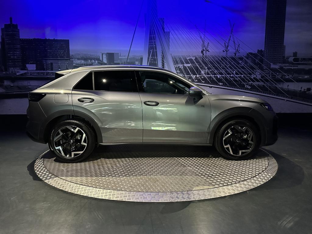 Volkswagen T-roc 1.5 etsi r-line first edition *led*camera*