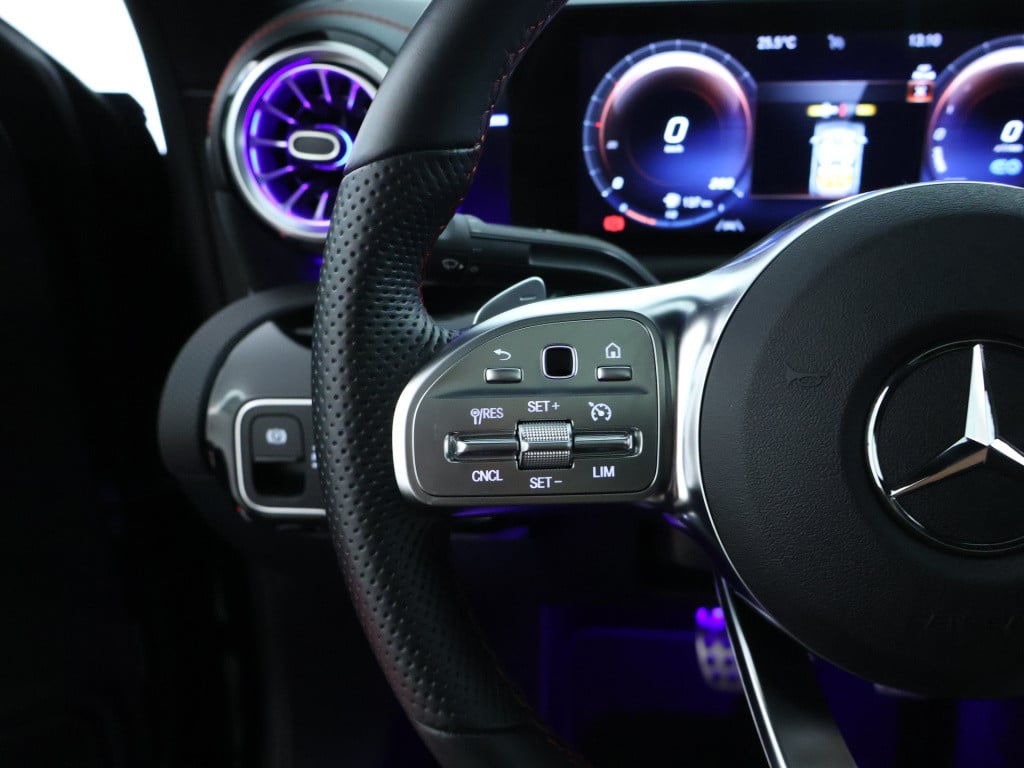 Mercedes-Benz Cla 250 e amg plug-in hybride | amg line | night pakket | pan