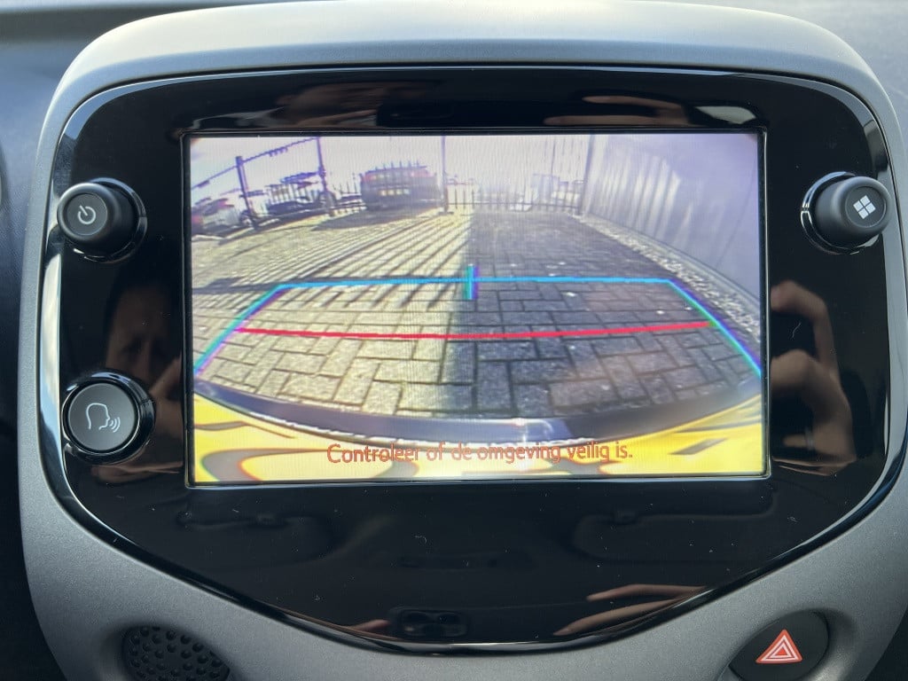 Toyota Aygo 1.0 vvt-i x-play ltd | dealeronderhouden | airco |