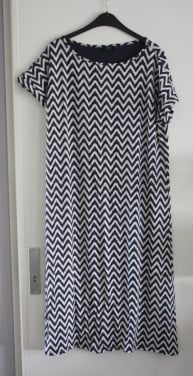 Jurk met zigzag patroon maat 42