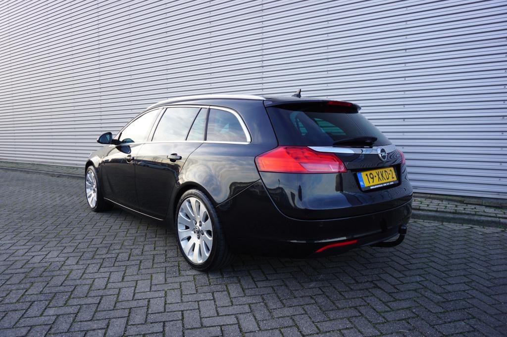 Opel Insignia sports tourer 1.6 t cosmo climate / navi / cruise / leder / p