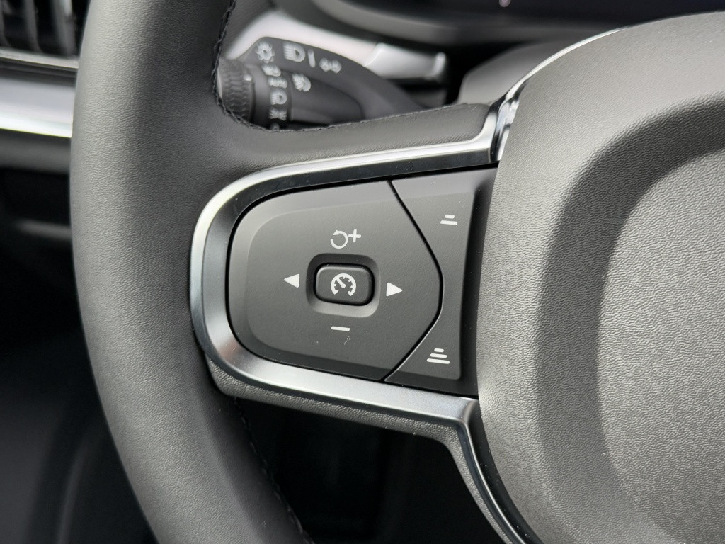 Volvo V60 b3 essential edition