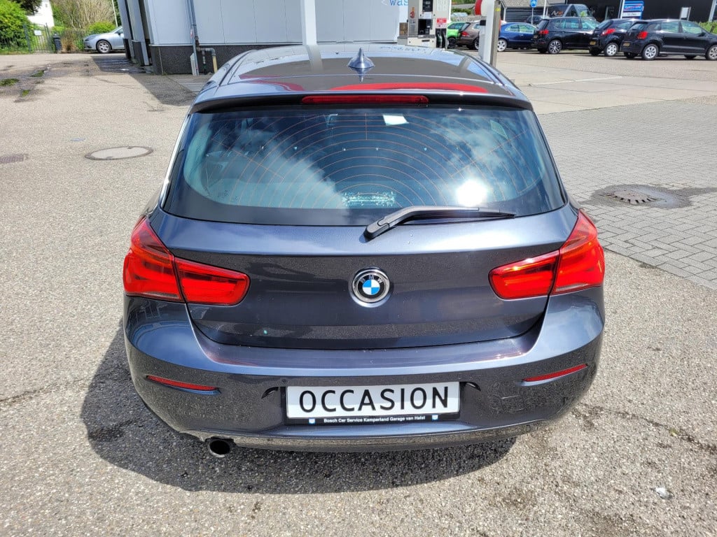 BMW 1 Serie 116i executive advantage . navi climate pdc lm velgen led stoel