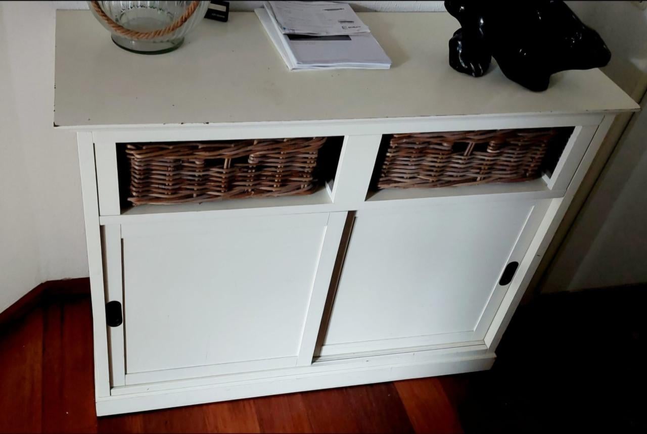 GRATIS halkast met 2 manden en schuifdeuren