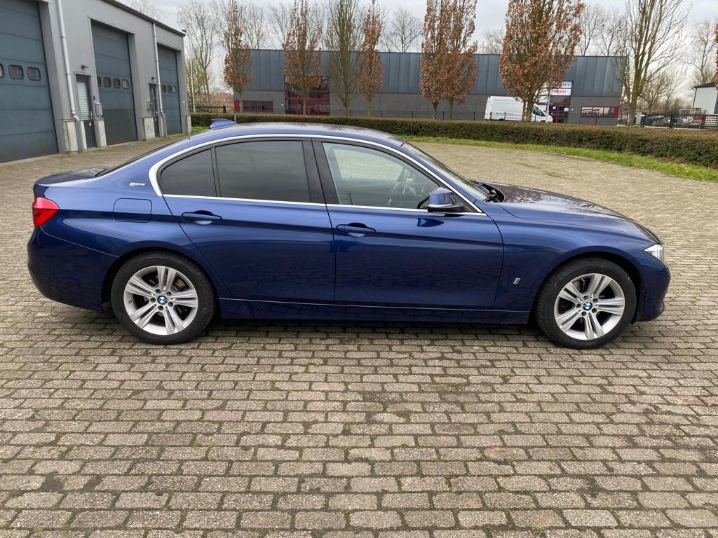 BMW 3-serie 330e