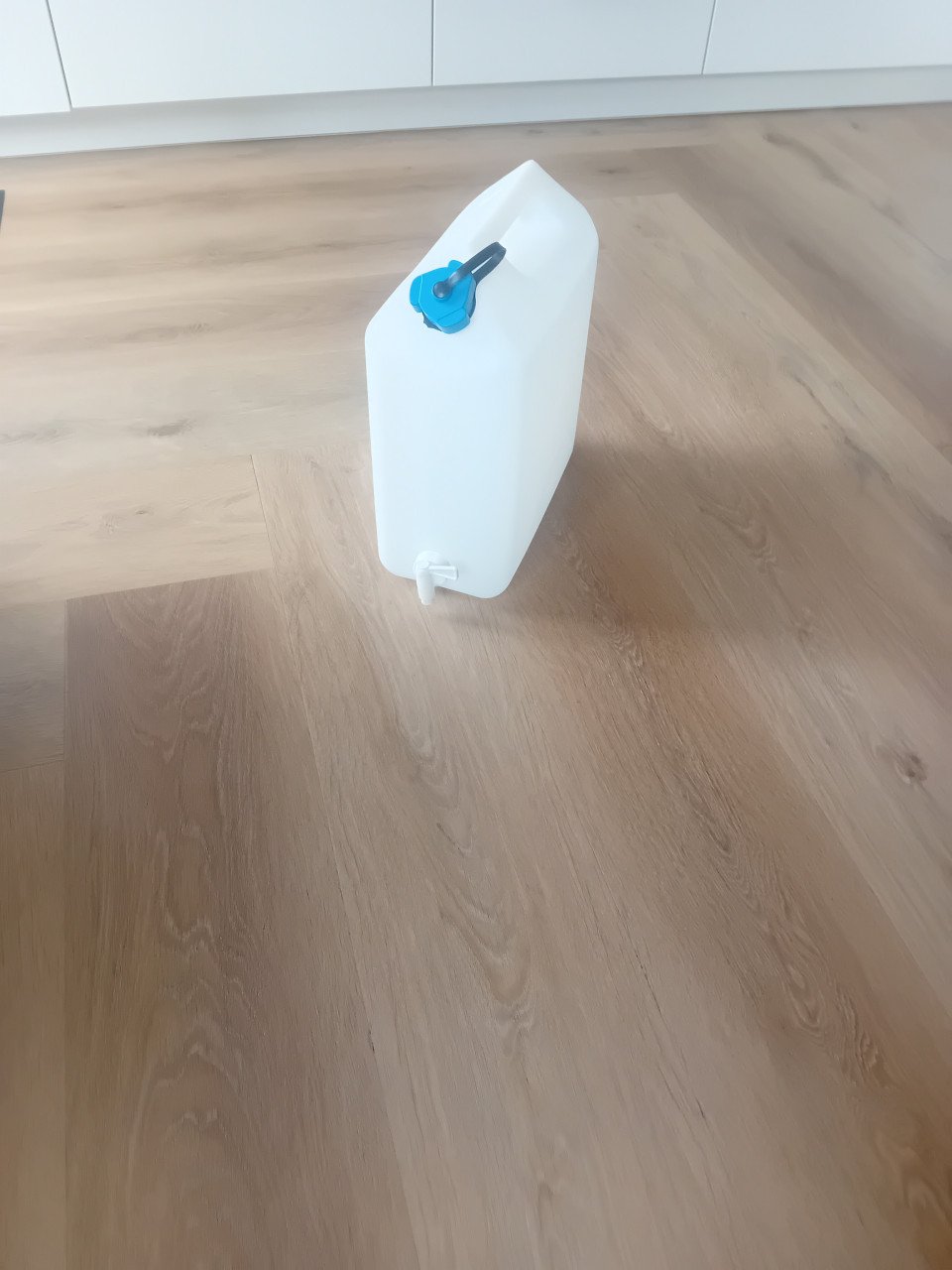 Droogmolen, opstapje,bestekbak, stroomunit, koelbox standaard,