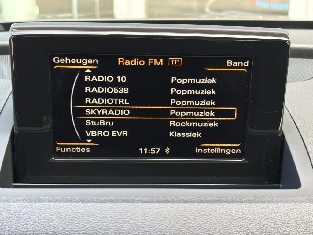 Audi Q3 1.4 tfsi 150pk pro line- trekhaak- navigatie-rijklaarprijs incl. ga