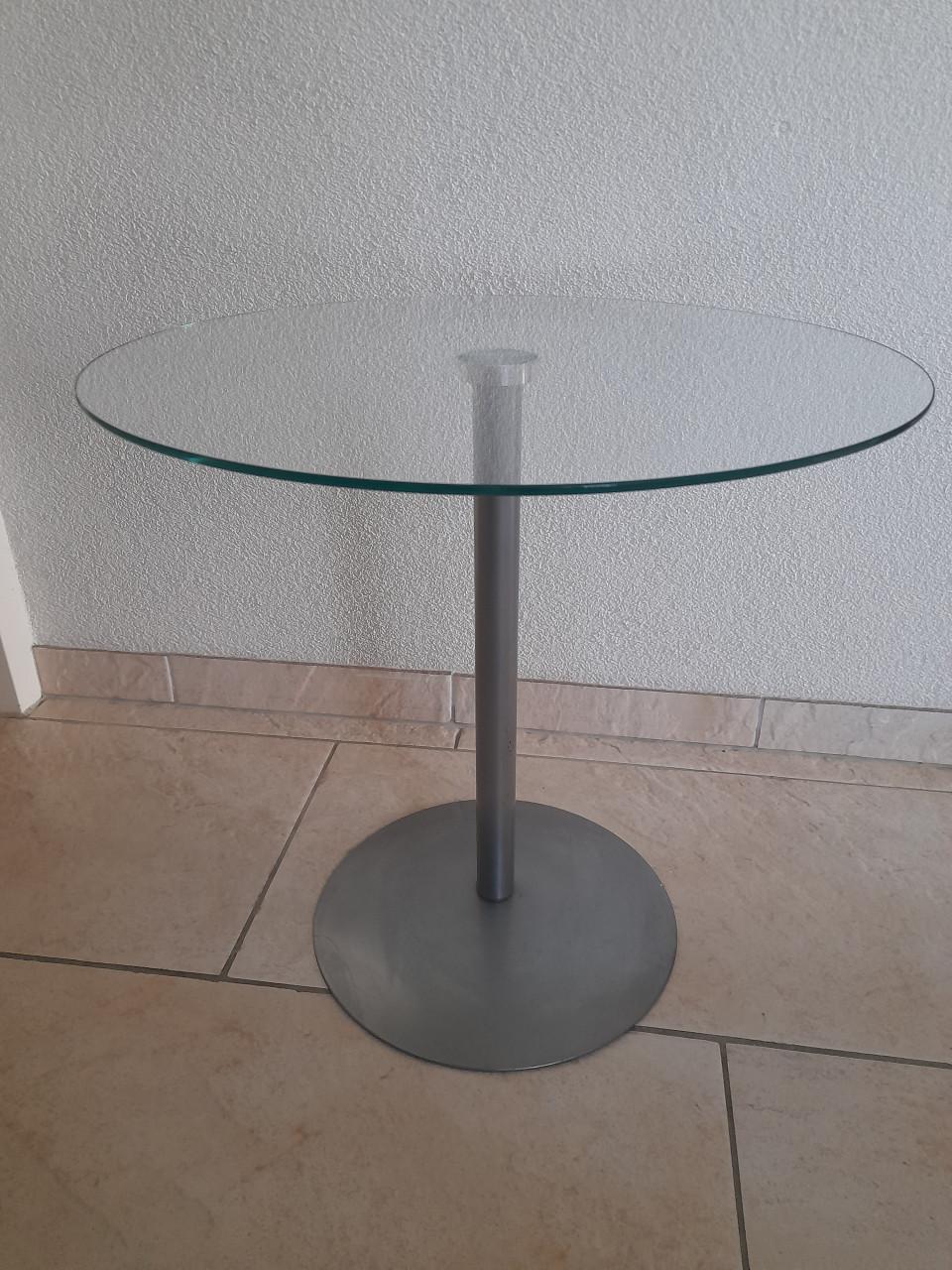 Bijzet tafeltje 50cm doorsnede /47cm hoog (in goede staat )