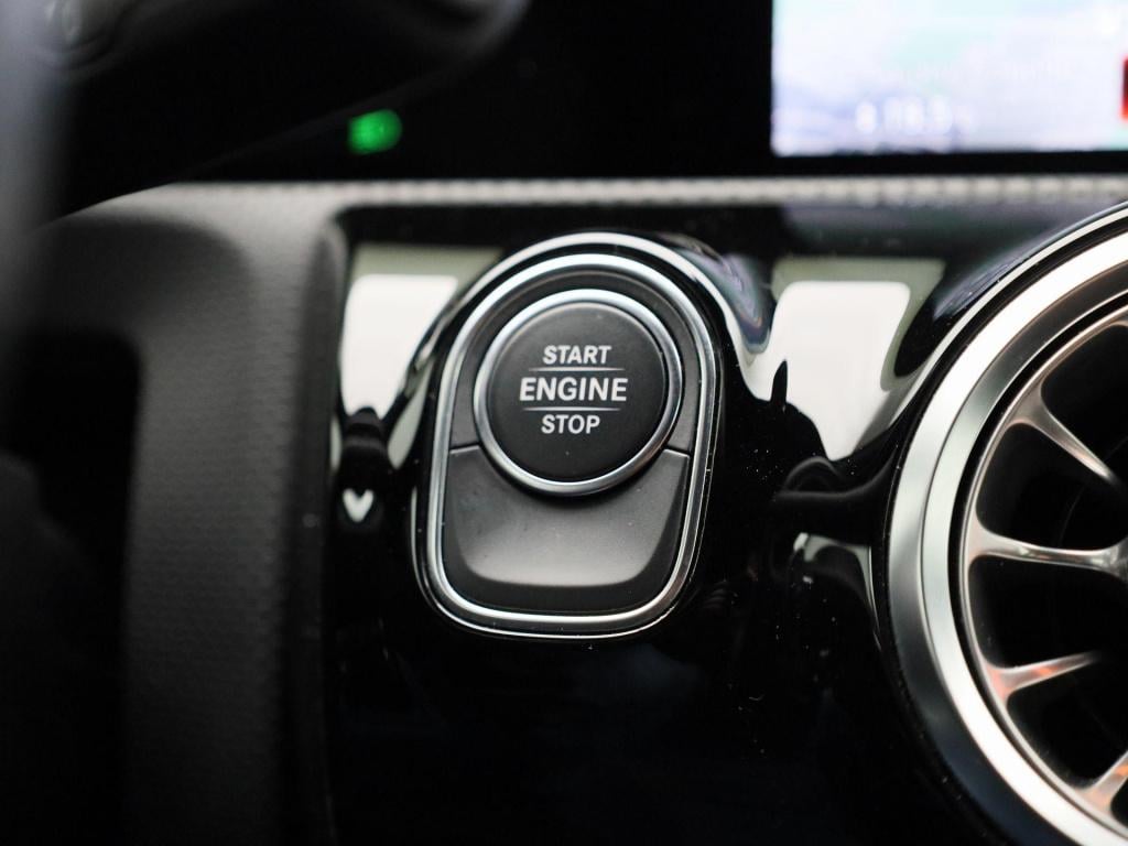 Mercedes-Benz A-Klasse 250 e business line | amg-styling | automaat | panor