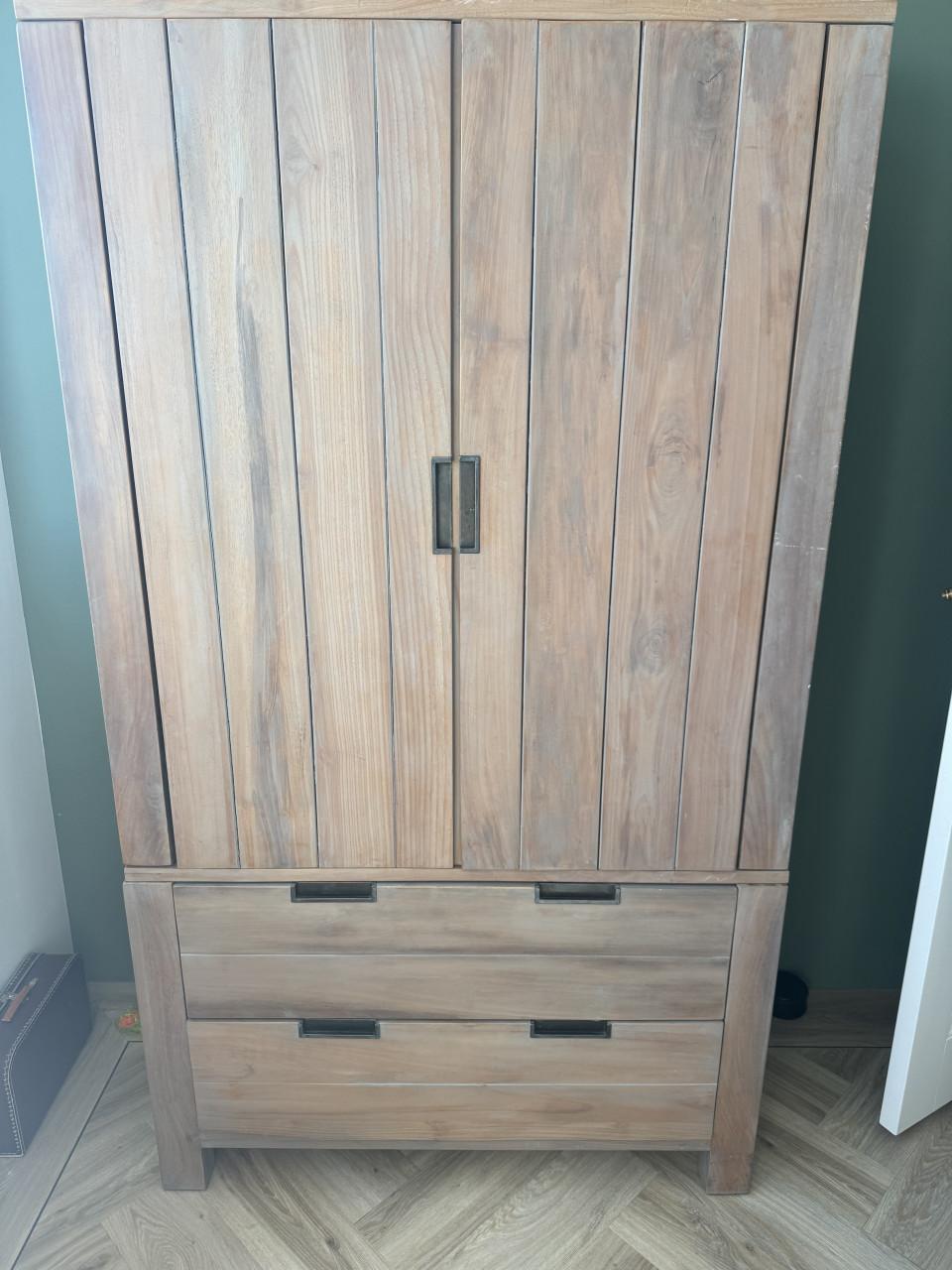 Babykamer, ledikant, commode en kast