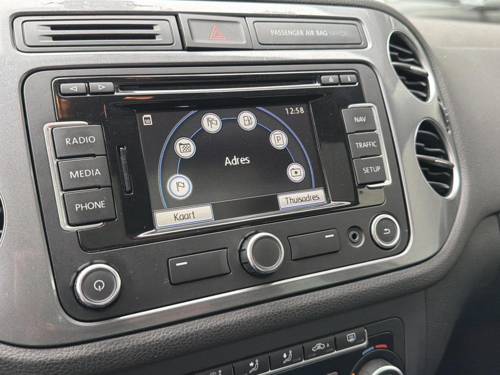 Volkswagen Tiguan 1.4 tsi sport&style | panodak | trekhaak | navi