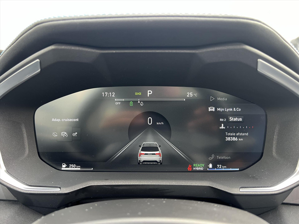 Lynk & Co 01 1.5 261pk plug in hybrid , panodak , 360gr camera , adaptive c