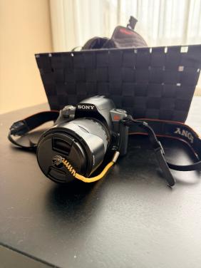 Sony Alpha 350 DSLR Camera met Tas en Accessoires