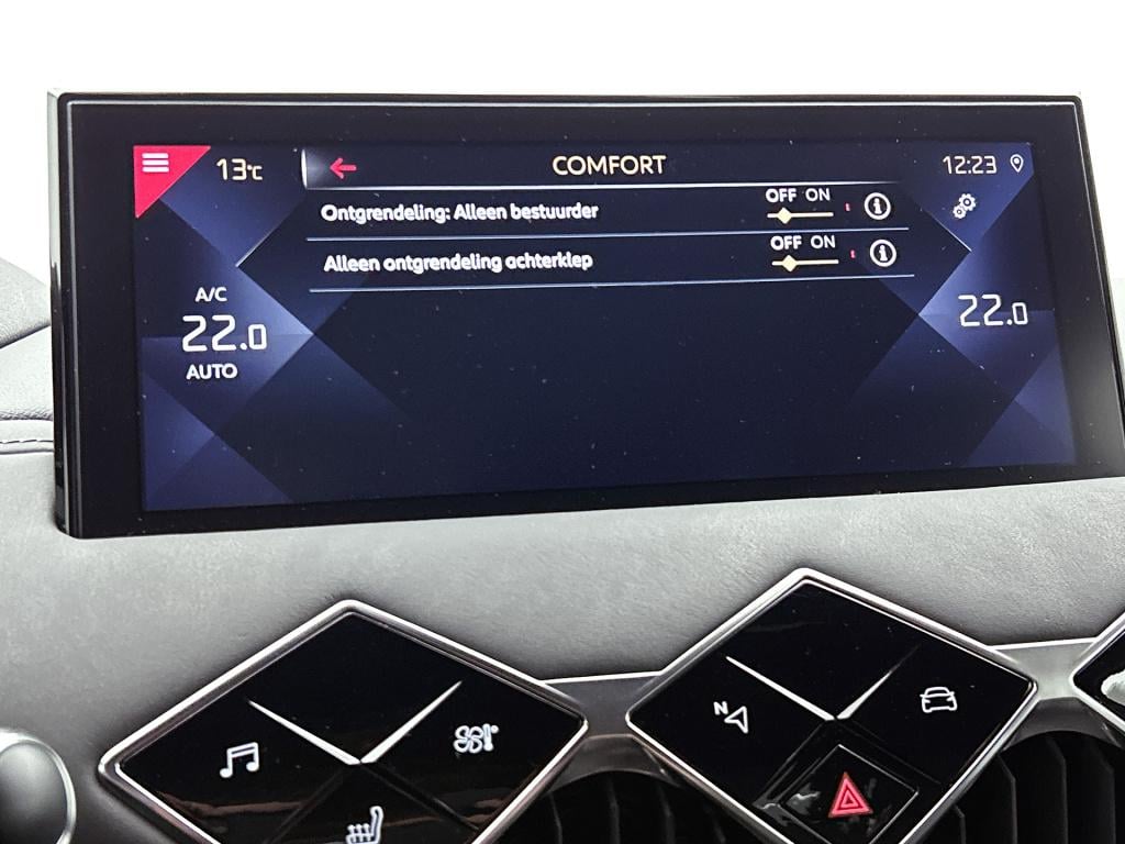 Ds Ds 3 crossback 130 pk automaat grand chic | adaptive cruise | leder | he