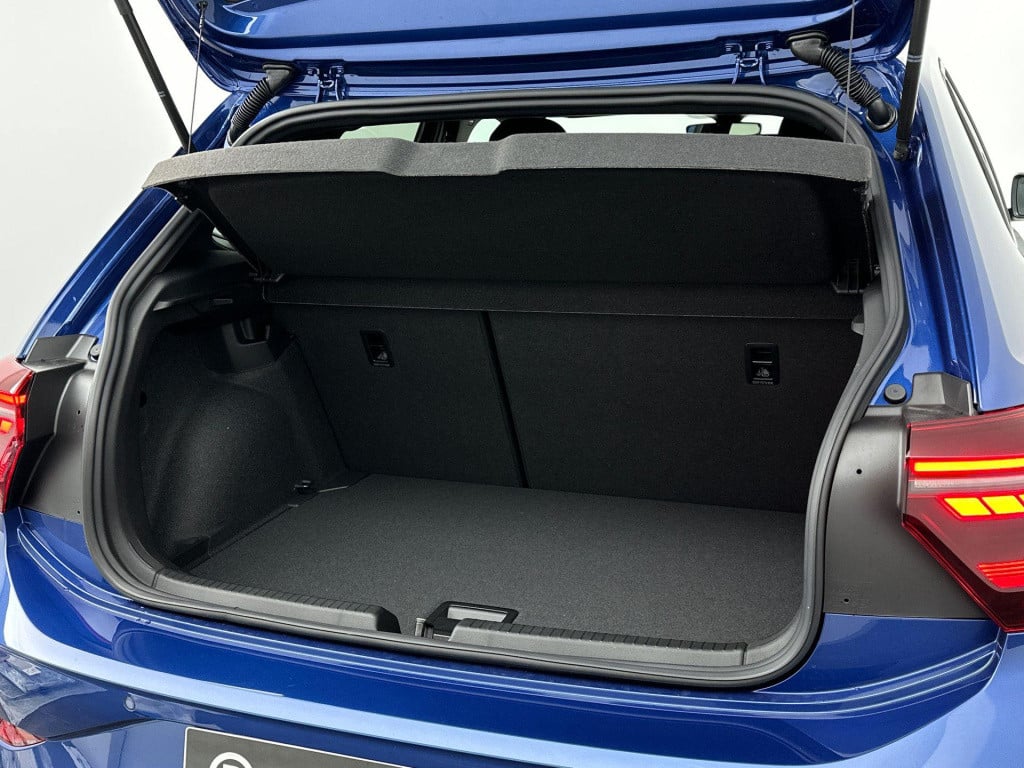 Volkswagen Polo r-line edition 1.0 tsi 70 kw / 95 pk hatchback 7 v