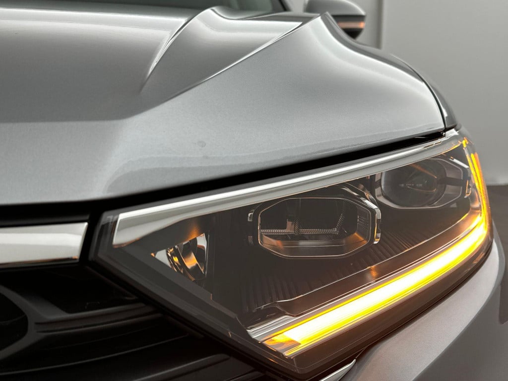Volkswagen T-roc 1.0 tsi oranje edition