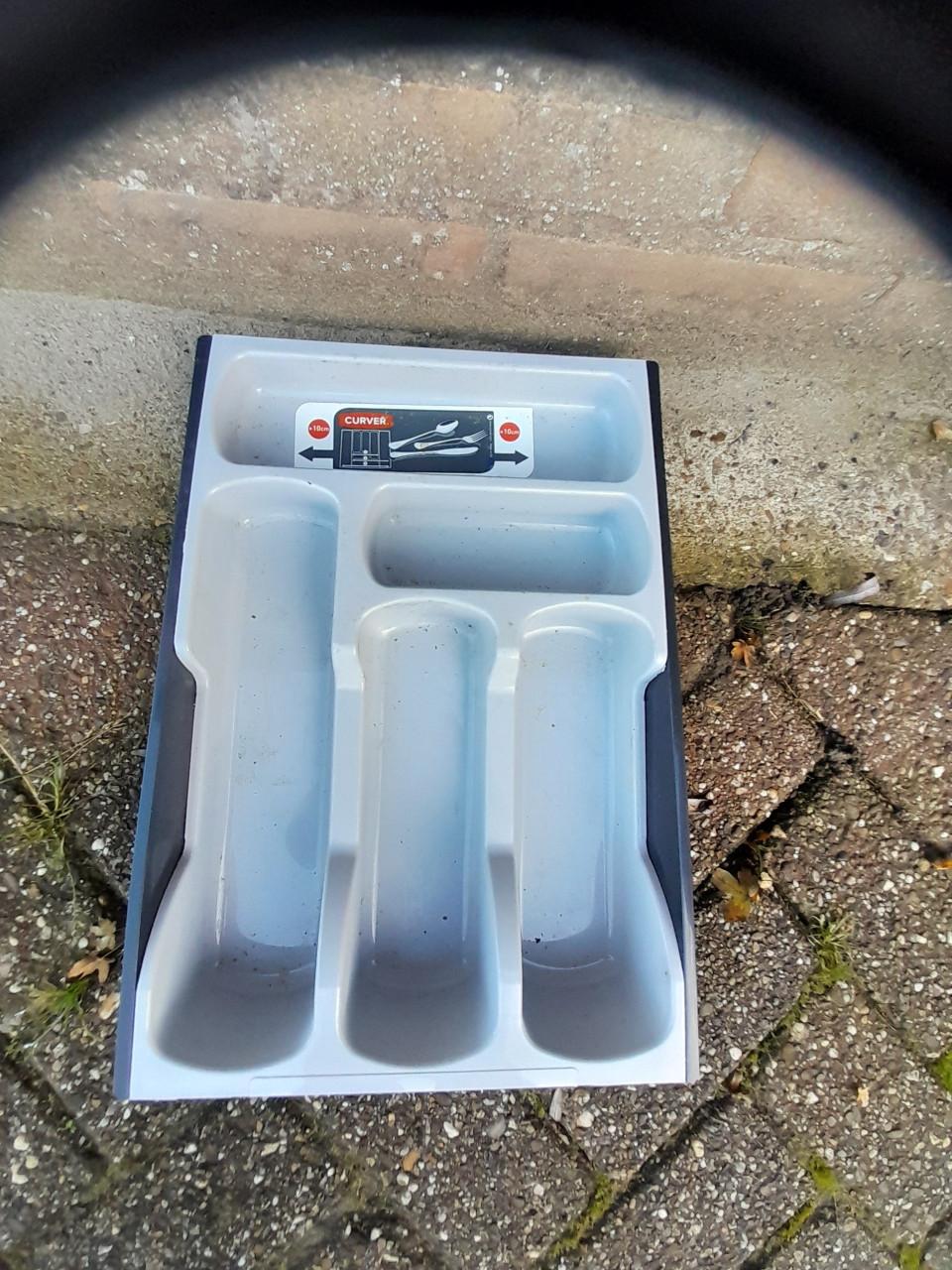 Bak met keuken  bestek + div keukengerei+bestekbakken v.a. €2,00