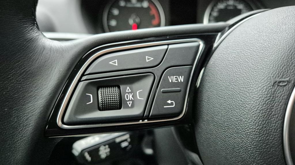 Audi Q2 35 tfsi advanced prestige | led matrix | navi | clima | trekhaak