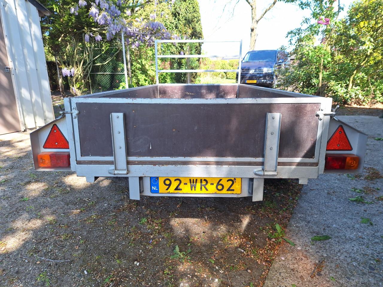 Hapert  dubbel as aanhangwagen geremd