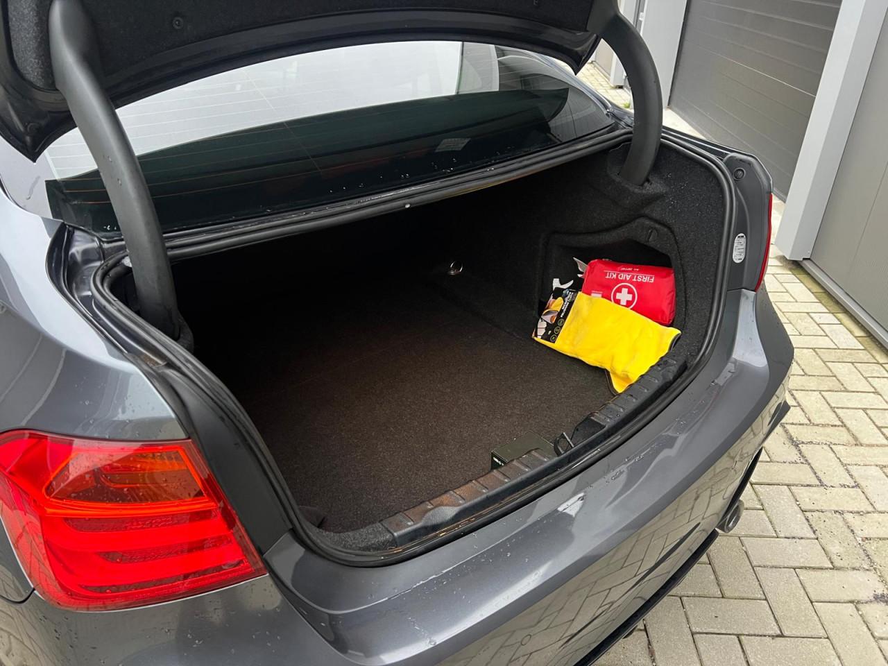 BMW 3-serie 320i M-SPORT Origineel NL